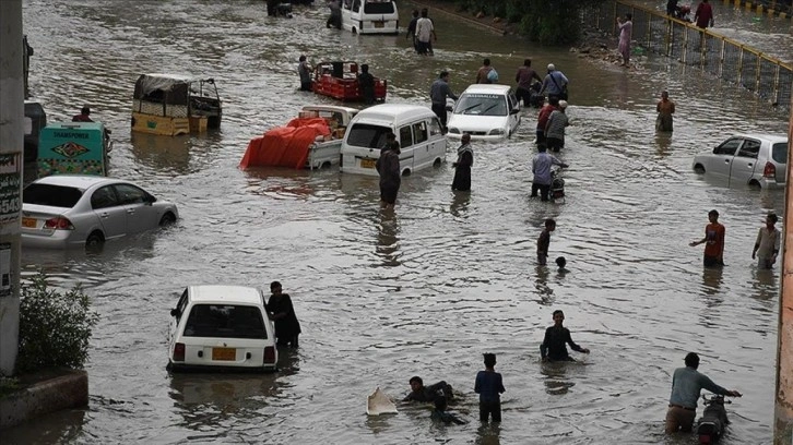 Fırtına Pakistan'da 3 can aldı!