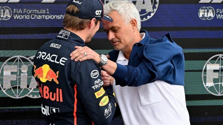 Formula 1 pilotu ödülü Mourinho'dan aldı