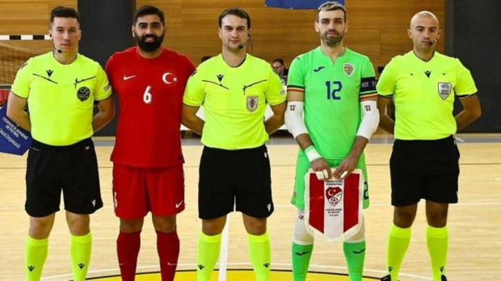 Futsalda T&uuml;rkiye, San Marino'ya 5-4 mağlup oldu