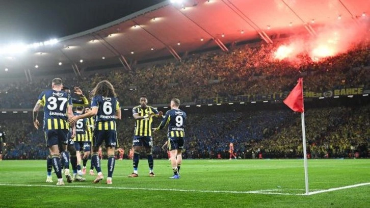 Galatasaray'ı deviren Fenerbah&ccedil;e, S&uuml;per Kupa'nın sahibi oldu
