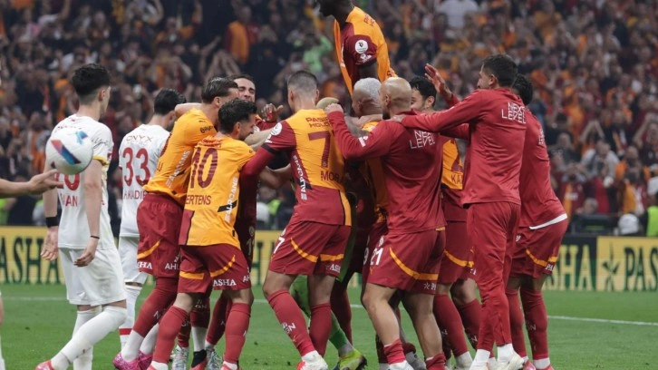 Galatasaray yıldızına veda ediyor: Pazartesi günü imza atacak