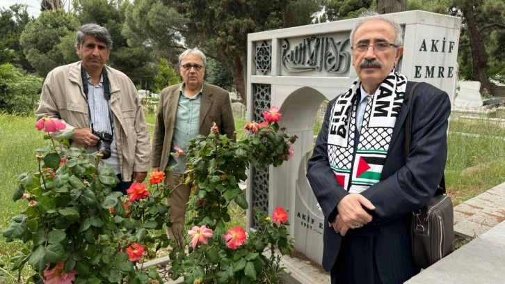 Gazeteci-yazar Akif Emre, Eyüpsultan'da yad edildi
