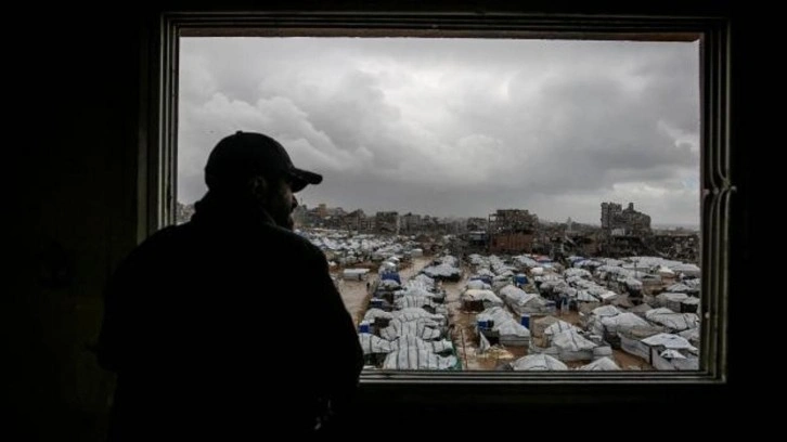 Gazze&rsquo;de insanlık onuru  enkaz altında: katil İsrail a&ccedil;lık ve soğukla vuruyor!