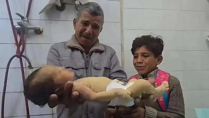 Gazze donuyor d&uuml;nya izliyor: 18 &ccedil;ocuk soğuktan can verdi