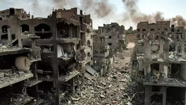 Gazze'nin batısındaki kamp İsrail bombasının hedefi oldu!