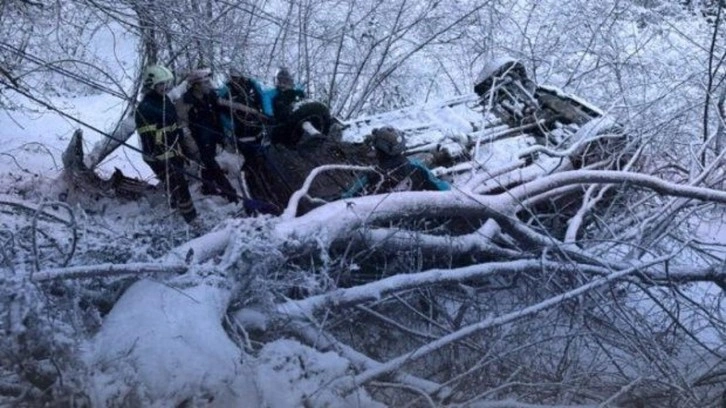 Giresun&rsquo;da otomobil fındık bah&ccedil;esine yuvarlandı: 6 Yaralı