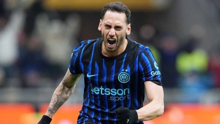 Hakan &Ccedil;alhanoğlu sezon ortasında gemileri yaktı: 'Gelmeye hazırım'