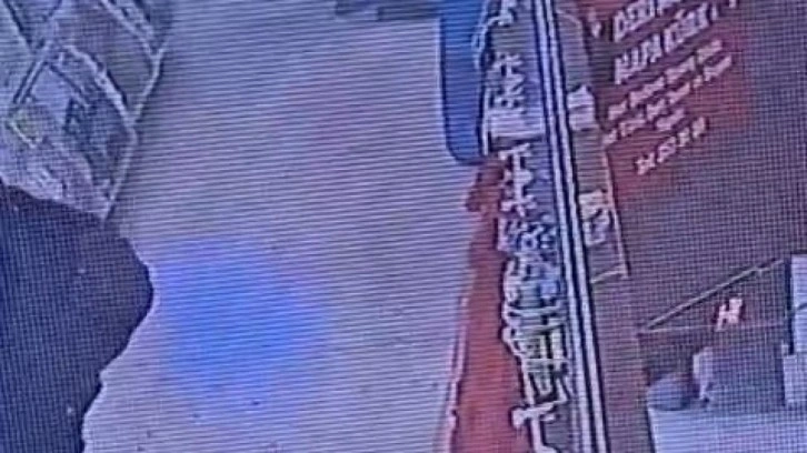 Hapis cezası onanan esnaf polisi karşısında g&ouml;r&uuml;nce olduğu yere yığıldı