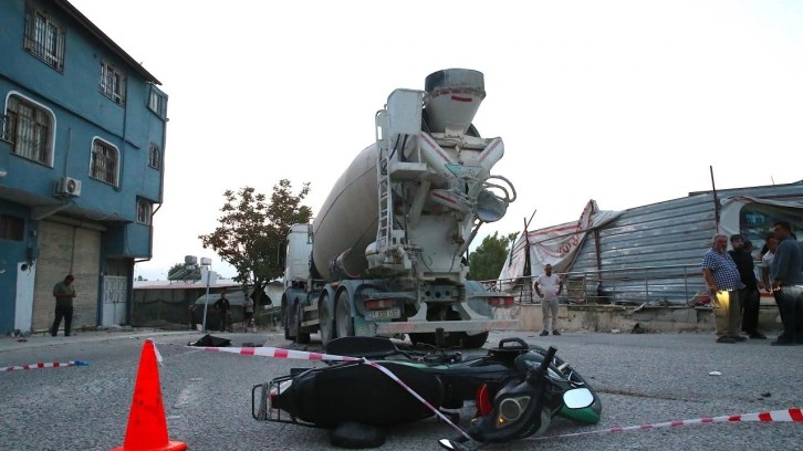 Hatay'da feci kaza! Beton mikseriyle çarpıştılar