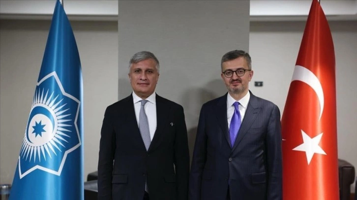 İletişim Başkanı Duran, TDT Genel Sekreter Yardımcısı Kocaman ile g&ouml;r&uuml;şt&uuml;