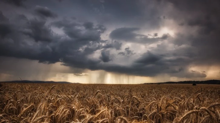 İran’da kuraklık: İHA’larla bulut tohumlama çalışması yapılıyor