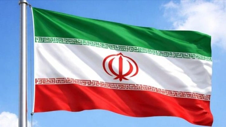 İran'dan ABD'ye m&uuml;zakere resti: Bizi askeri yolla masaya oturtamazsınız