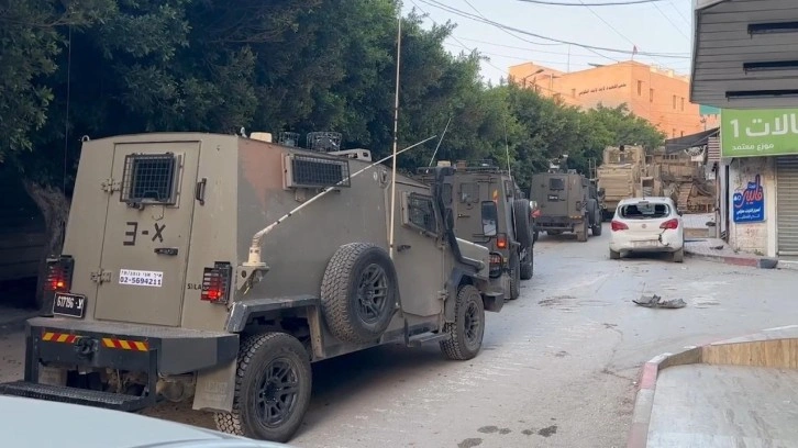 İsrail askerleri Batı Şeria'daki baskın ve gözaltıları sürdürüyor