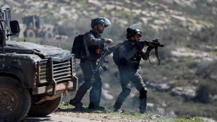 İsrail askerleri yaşlı bir Filistinliyi katledip cenazesini alıkoydu