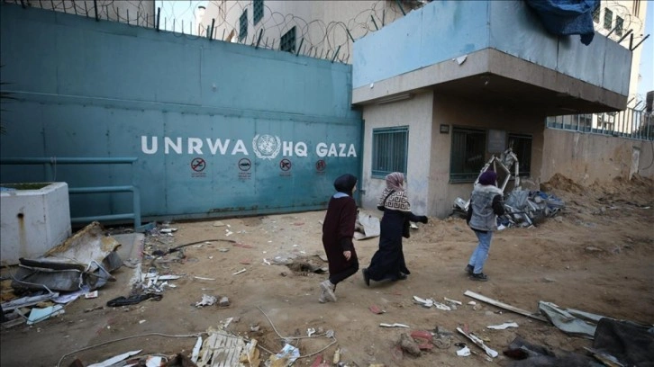 İsrail'in bir UNRWA personelini sınır dışı etmiş