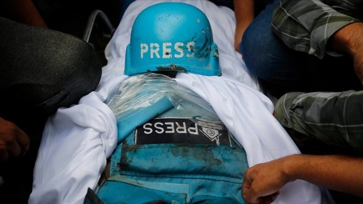 İsrail’in Gazze’de öldürdüğü gazetecilerin sayısı 227’ye yükseldi