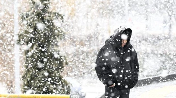 İstanbul'a kar geliyor! AKOM tarih verdi: 2 g&uuml;n lapa lapa yağacak!
