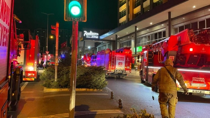 İstanbul'da 27 katlı otelde yangın: 4 kişi hastaneye kaldırıldı
