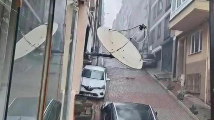 İstanbul'da 4 katlı binada yangın: &Ccedil;ok sayıda ekip b&ouml;lgede!