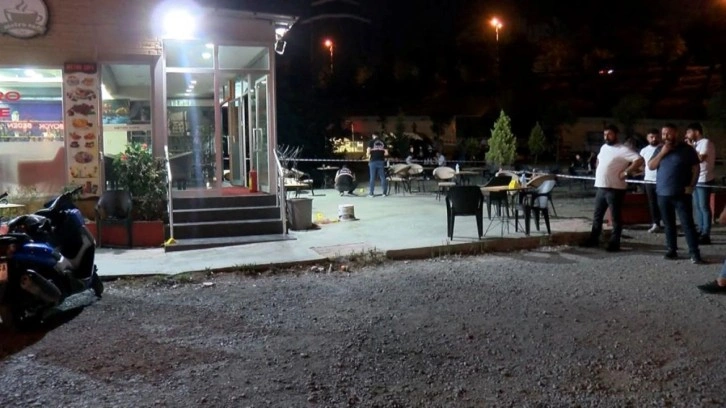 İstanbul'da kafeye kurşun yağmuru: Yaralılar var