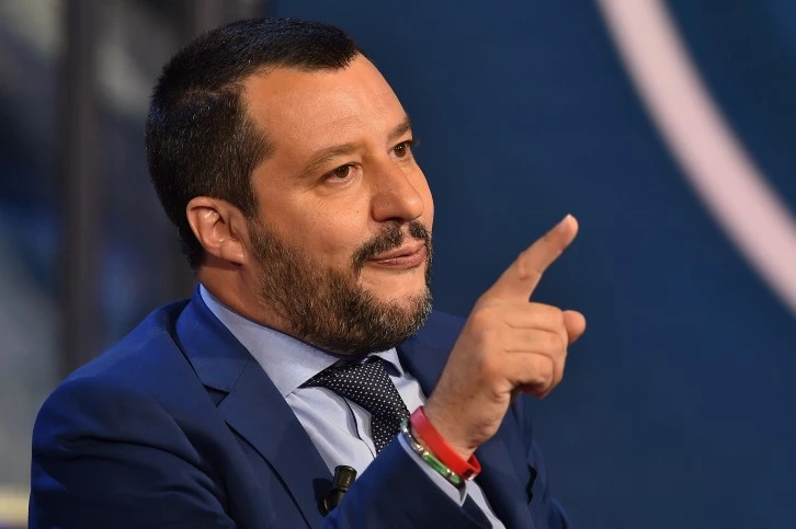 İtalya'da Başbakan Yardımcısı Salvini, kurallarına uymayan göçmenlerin "defolup gitmesini" söyledi