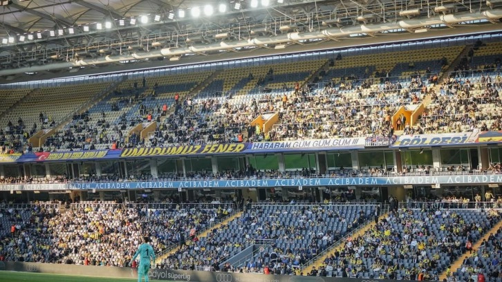 Kadıköy'de tribünler boş kaldı