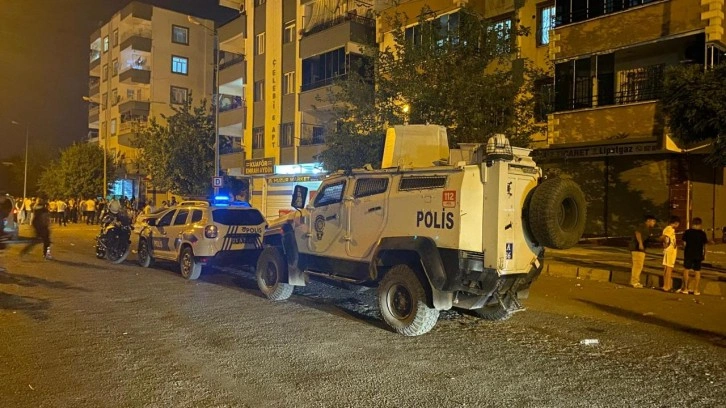Kahvehanede silahlı kavga! Şehrin merkezi savaş alanına döndü: 12 yaralı