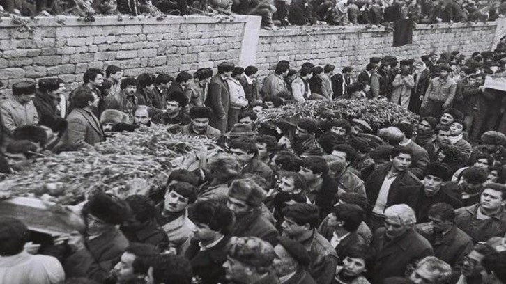 Kanlı Ocak'ın 36. yılı: Azerbaycan bağımsızlık ateşini o gece nasıl yaktı?