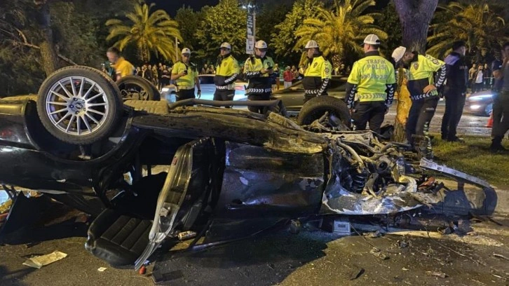 Kartal'da feci kaza: 5 kişi yaralandı