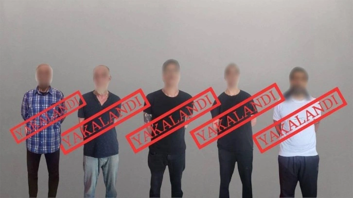 Kırmızı bültenle aranan 5 kişi Türkiye'ye getirildi
