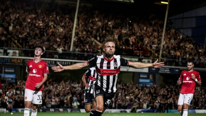 ManU'ya kupada şok! 4.lig takımına elendiler