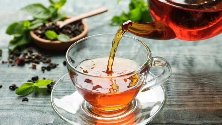 Market raflarında büyük şok: Ünlü çay markasında 'kanserojen madde' bulundu!