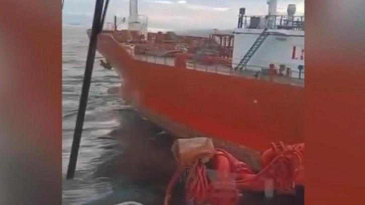 Marmara'da arızalanıp s&uuml;r&uuml;klenen LPG gemisi kurtarıldı