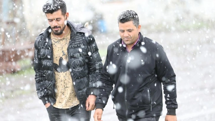 Mayıs ayında kar sürprizi! Beyaza büründü!