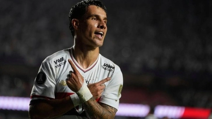 Menajerler Beşiktaş'a milli futbolcuyu önerdi! Kartal Brezilya pazarına yöneldi