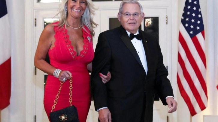 Menendez'in eşi de suçlu bulundu
