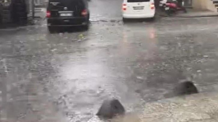 Meteoroloji uyarmıştı: İstanbul'da dolu yağışı! Aniden bastırdı