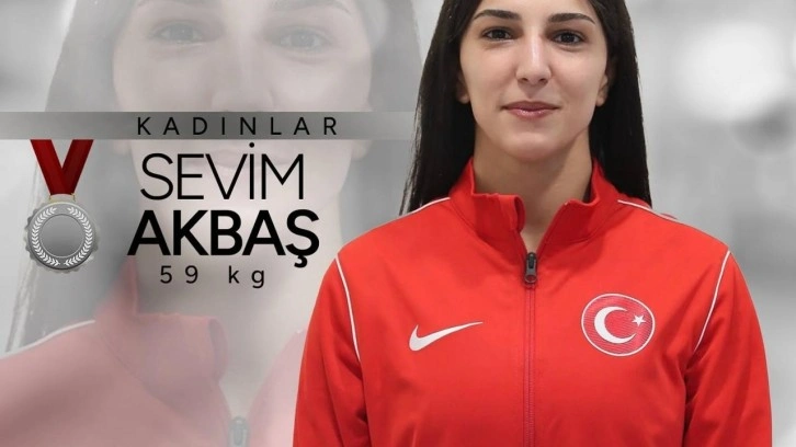 Milli sporcularımızdan 3 madalya birden