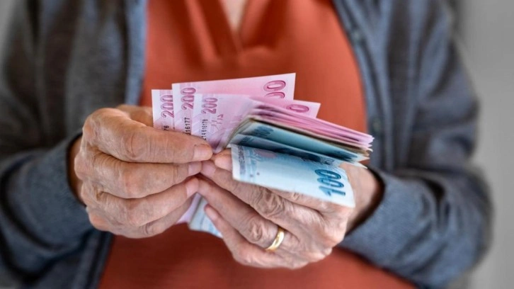 Milyonlarca emekli ve emekli adaylarını ilgilendiriyor! İkramiye için son iki hafta!