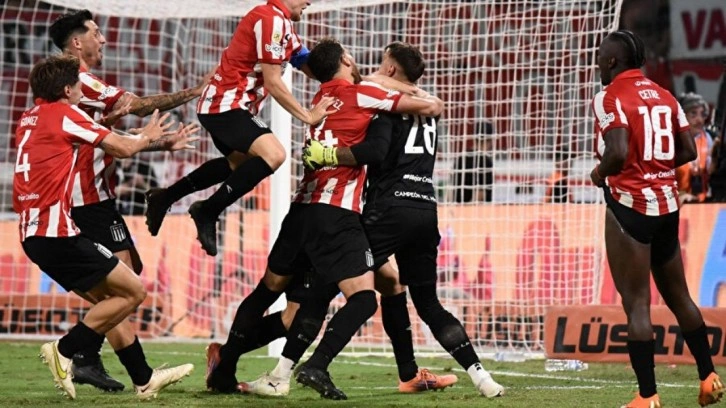 Muslera, toplam 11 golün atıldığı şampiyonluk maçına damga vurdu! Arjantin onu konuşuyor