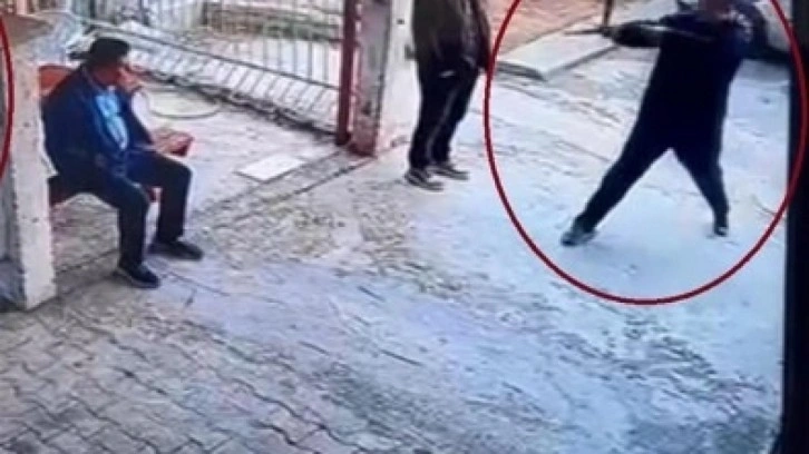 Okul m&uuml;d&uuml;r&uuml;n&uuml; t&uuml;fekle vuran ortaokul &ouml;ğrencisinin paylaşımı şoke etti!