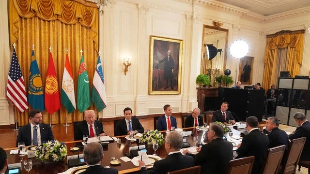 Orta Asya'daki 5 ülkenin lideri Beyaz Saray'daki zirvede bir araya geldi