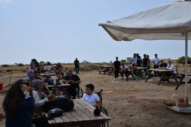  Ortopedik Özürlüler Derneği’nden Derinya’da ağaç dikme ve piknik etkinliği
