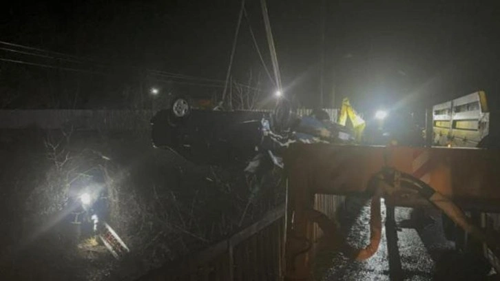 Otomobil &ccedil;aya u&ccedil;tu: Baba ve oğlu &ouml;ld&uuml;
