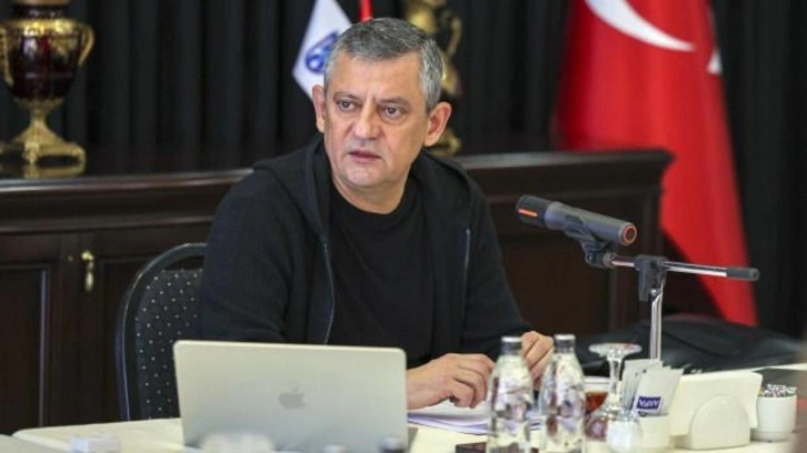 &Ouml;zg&uuml;r &Ouml;zel, Cumhurbaşkanlığı Aday Ofisi toplantısına katıldı