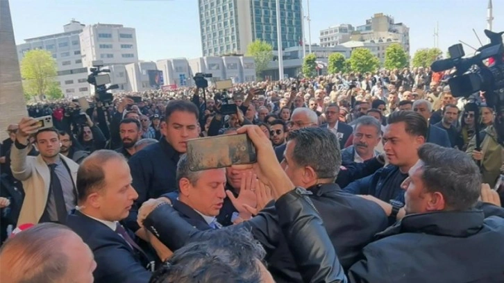 Özgür Özel'e kim saldırdı, neden saldırdı? İşte o anlar