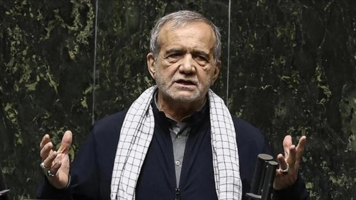 Protokol&uuml; bıraktı &ouml;z&uuml;ne d&ouml;nd&uuml;! Pezeşkiyan&rsquo;dan T&uuml;rk&ccedil;e ayar