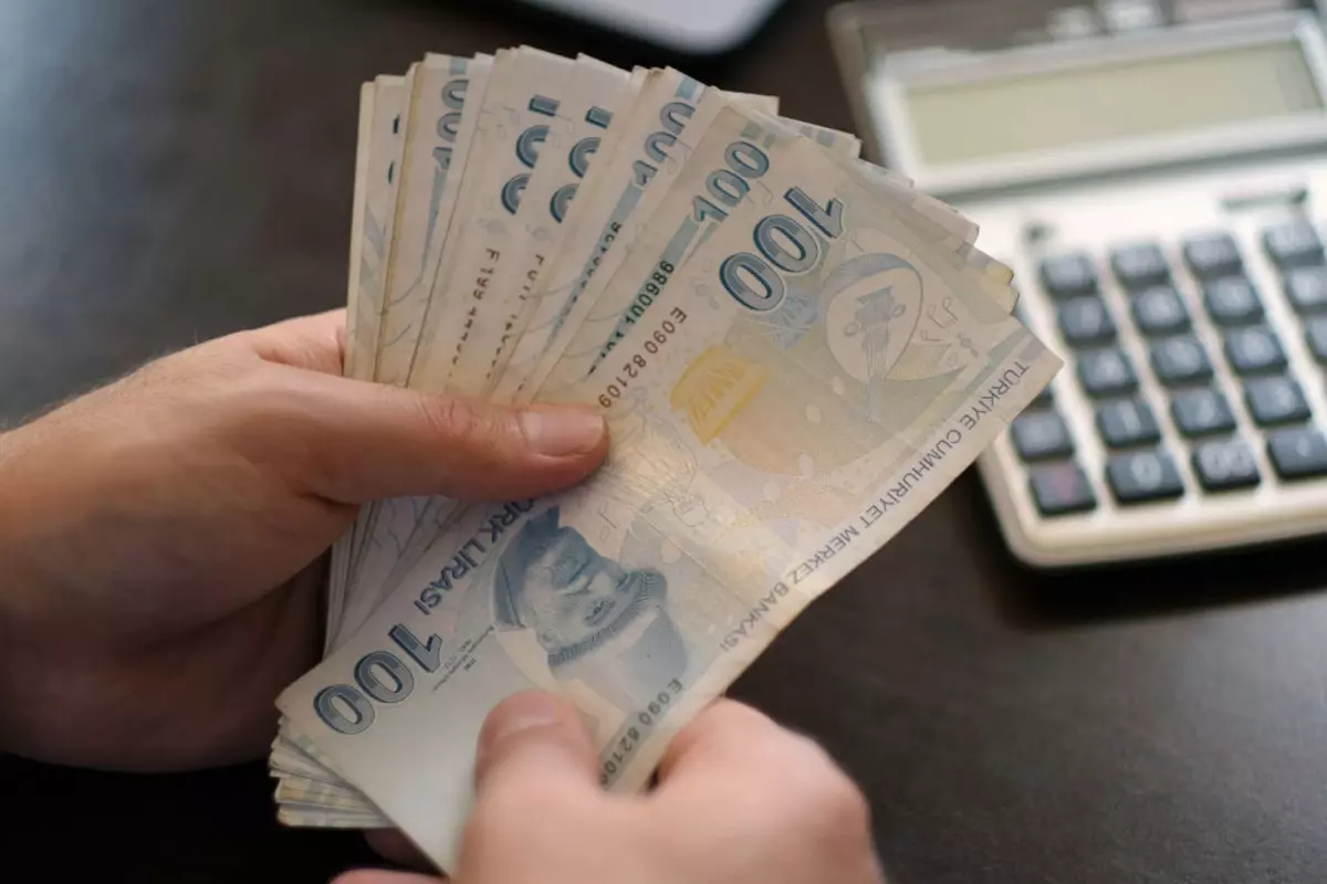 &quot;Asgari ücret ne kadar olmalı?&quot; anketi! Yüzde 25'lik kesim aynı rakamı telaffuz etti