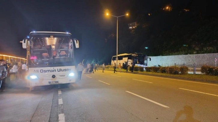 Rize'de yolcu otobüsü kaza yaptı