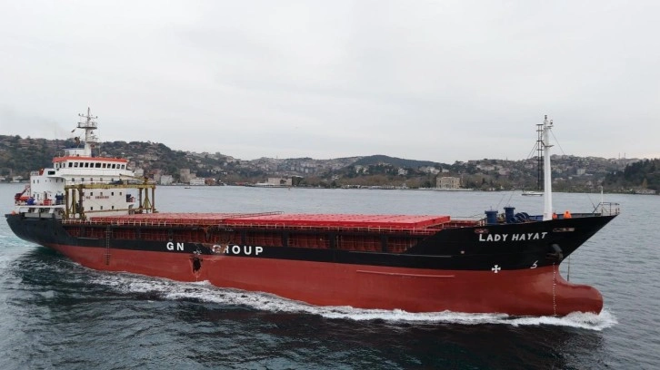 Romanya'da kazaya karışan T&uuml;rk gemisi İstanbul Boğazı'ndan ge&ccedil;ti